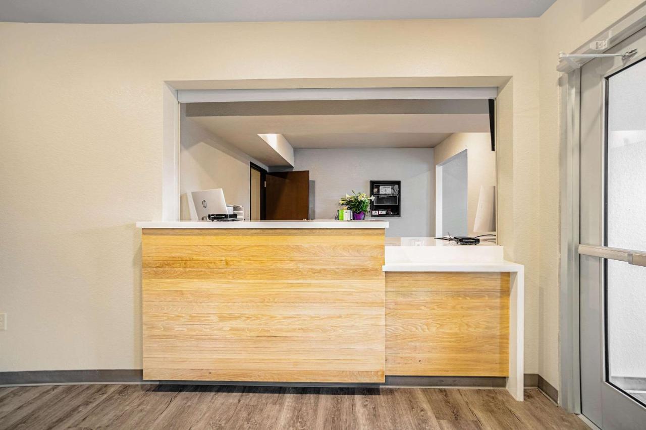 Woodspring Suites Naples Golden Gate Экстерьер фото