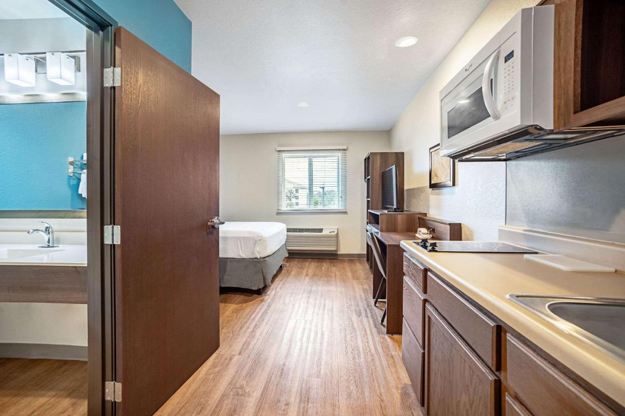 Woodspring Suites Naples Golden Gate Экстерьер фото