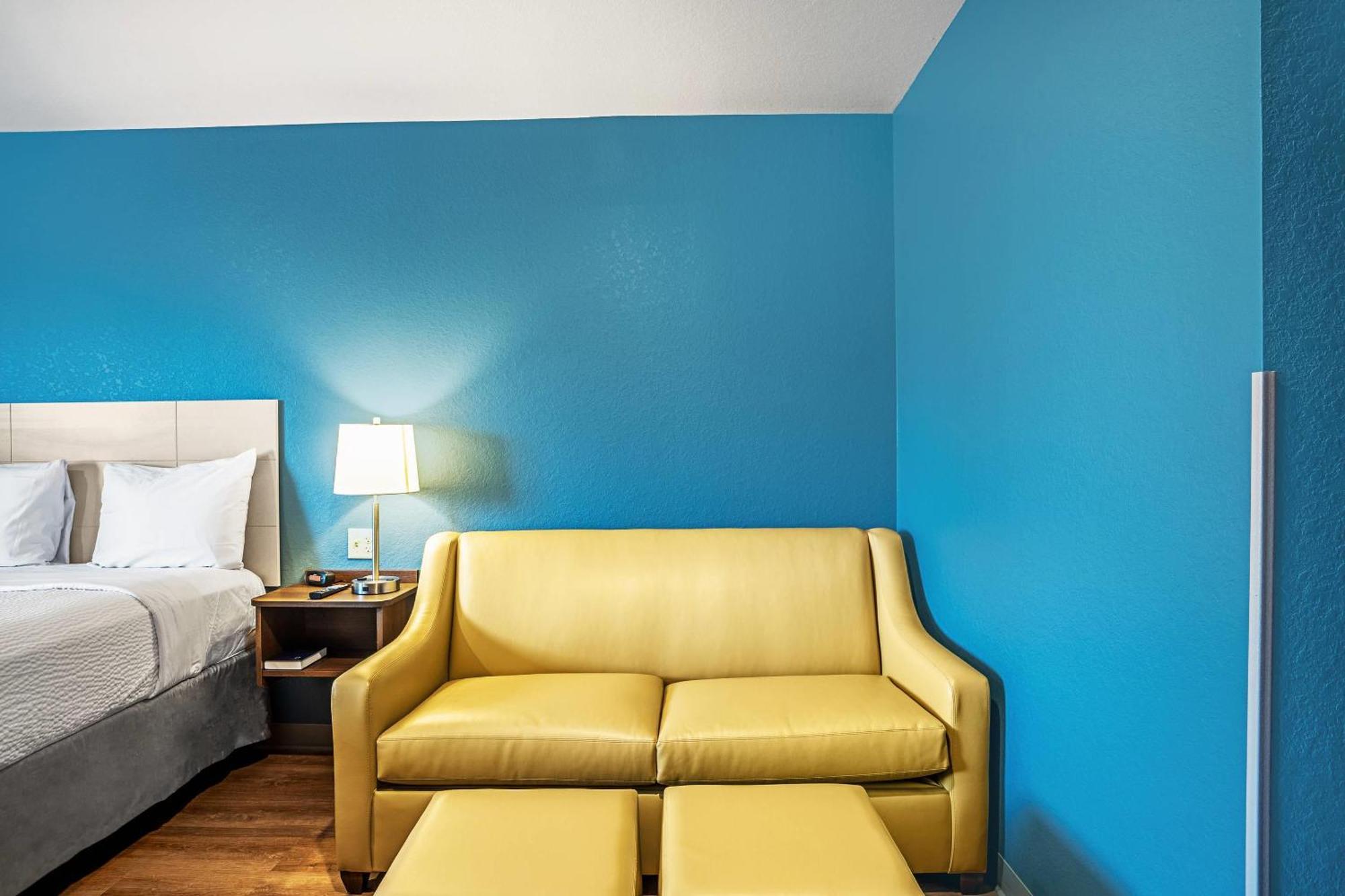Woodspring Suites Naples Golden Gate Экстерьер фото