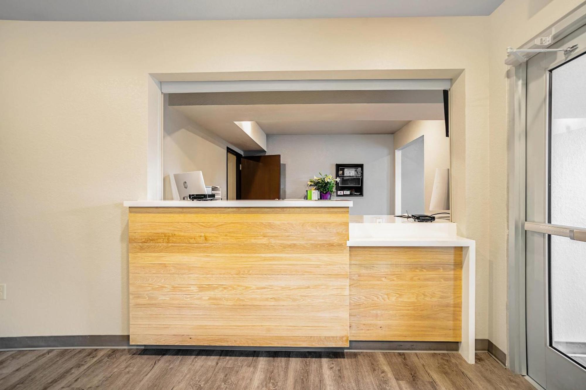 Woodspring Suites Naples Golden Gate Экстерьер фото