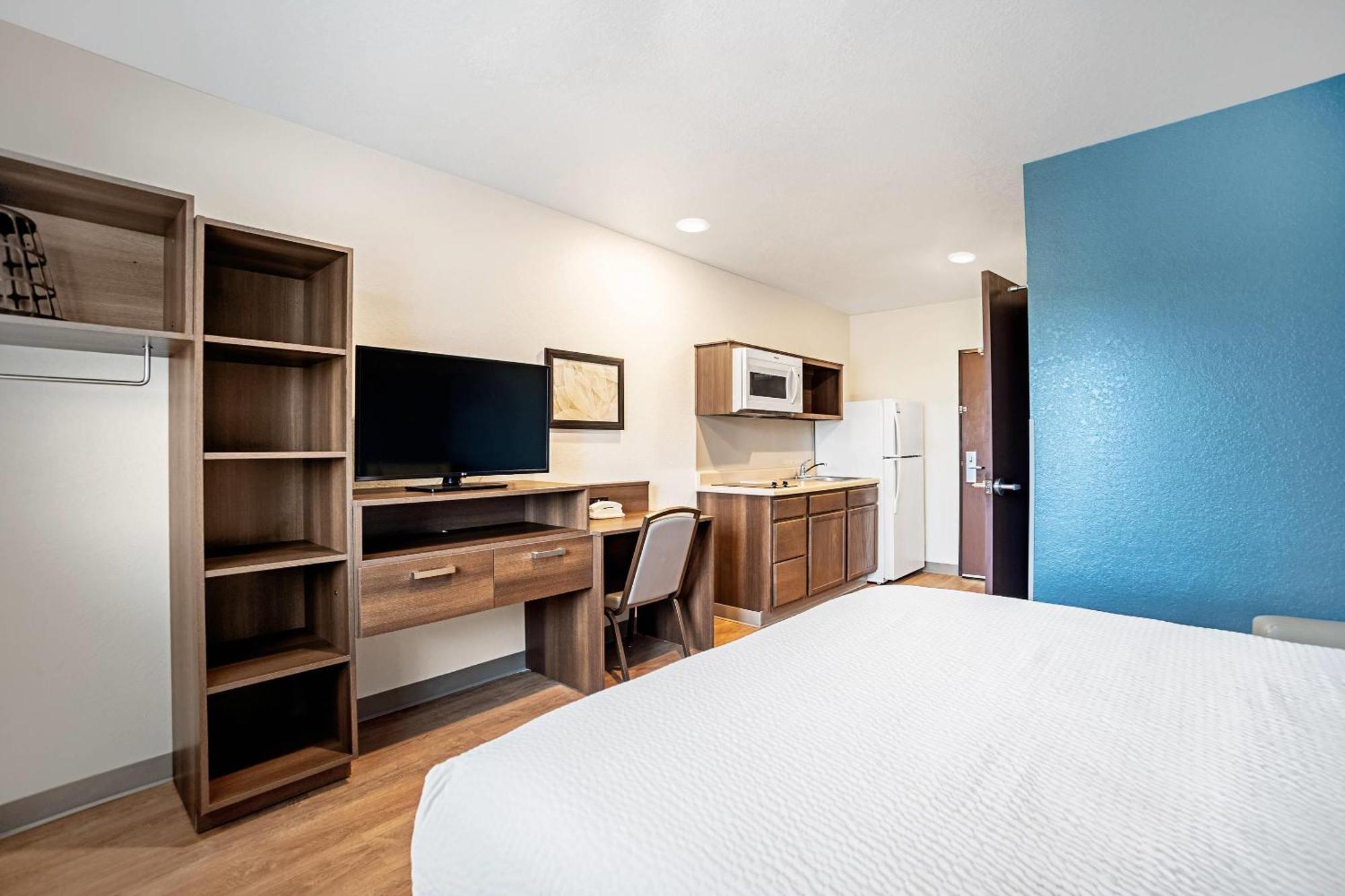 Woodspring Suites Naples Golden Gate Экстерьер фото